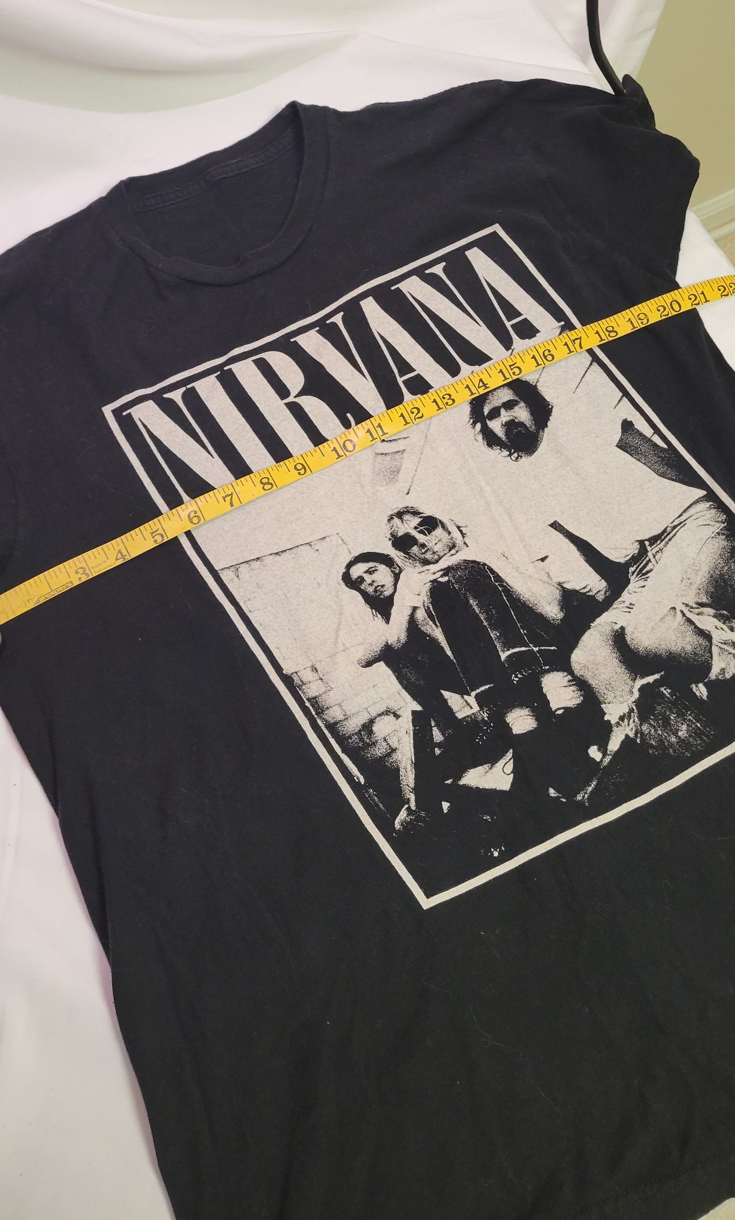 T Shirt Nirvana 2013 White on Grey Size medium