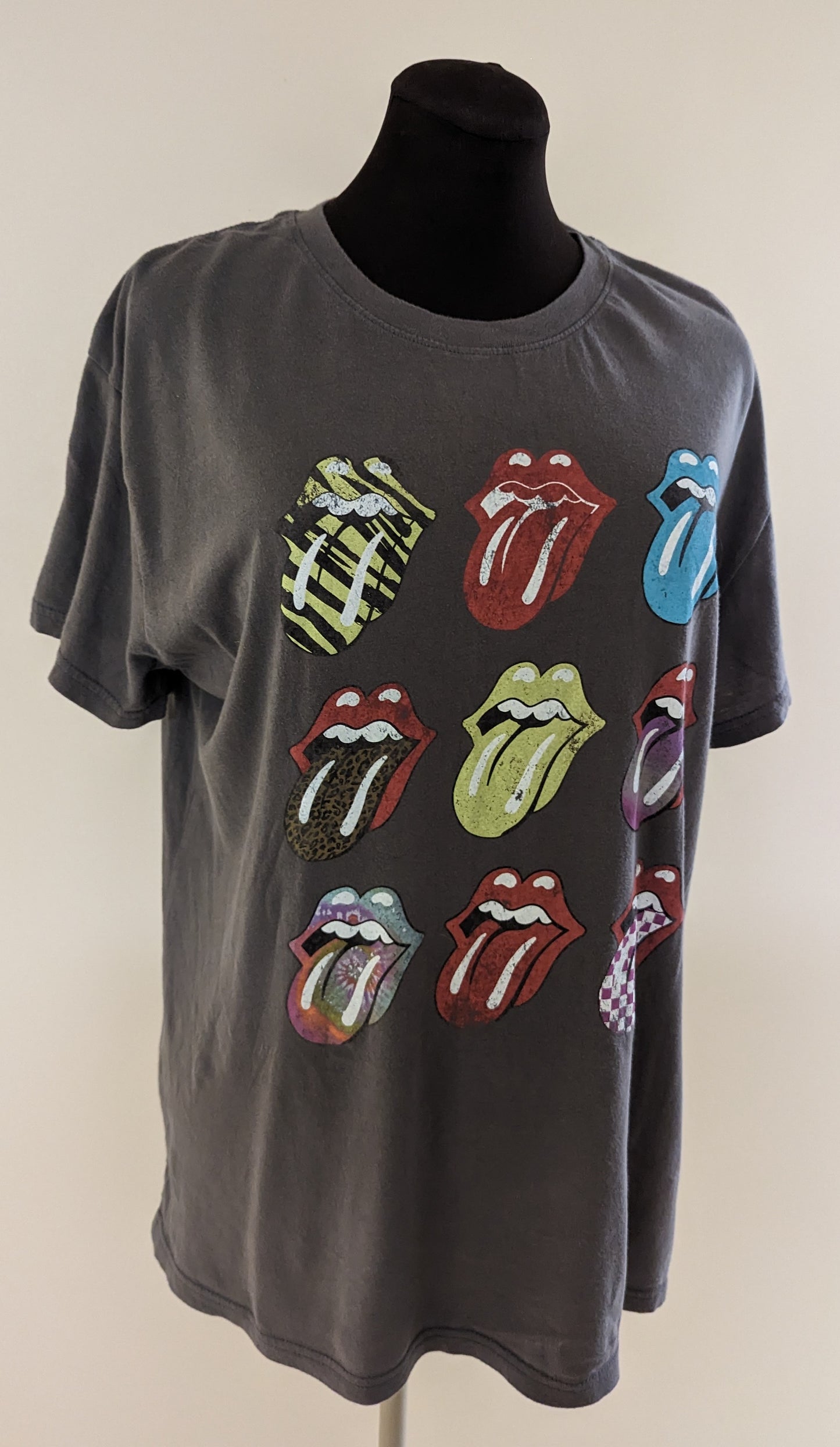 Short Sleeve T-shirt Rolling Stones Mens XL on Gray Shirt