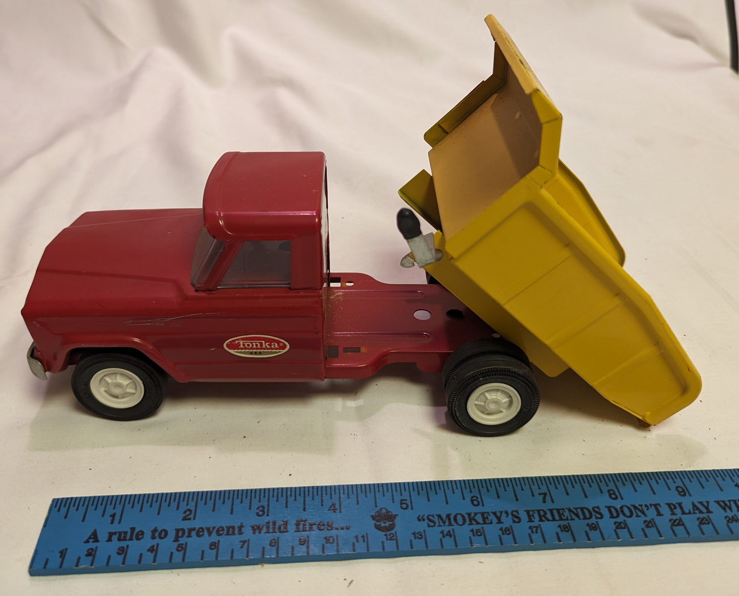Toys Tonka Pressed Metal Loader and Dump Truck Articulating Bucket and Dump