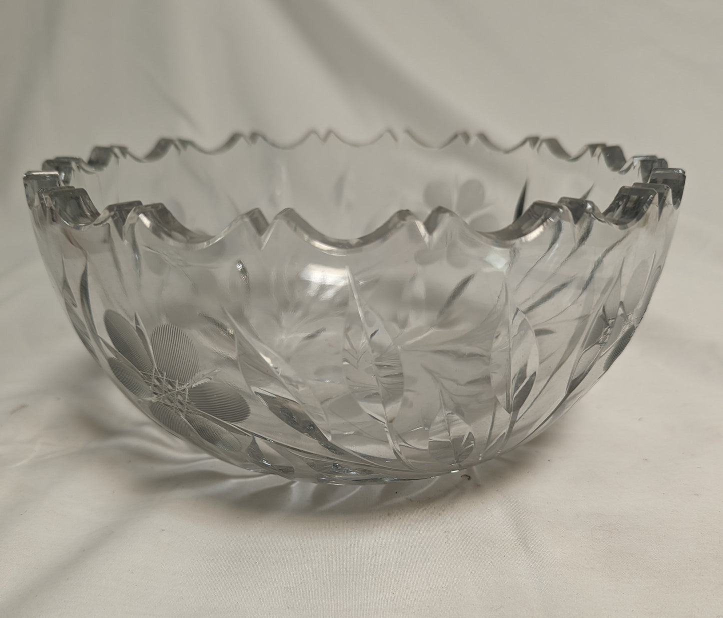 Brilliant APC Heavy Blank Deep Sharpe Etched Cut Spherical Bowl 8" Leaves and flowers