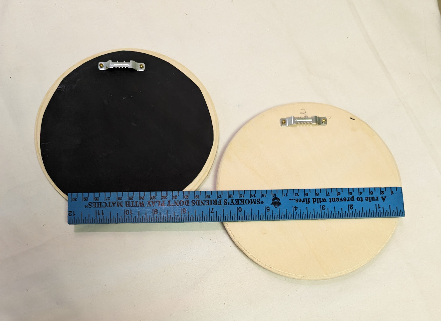 Art Scroll sawed Silhouette Kittens in Negative Wood Round Qty2