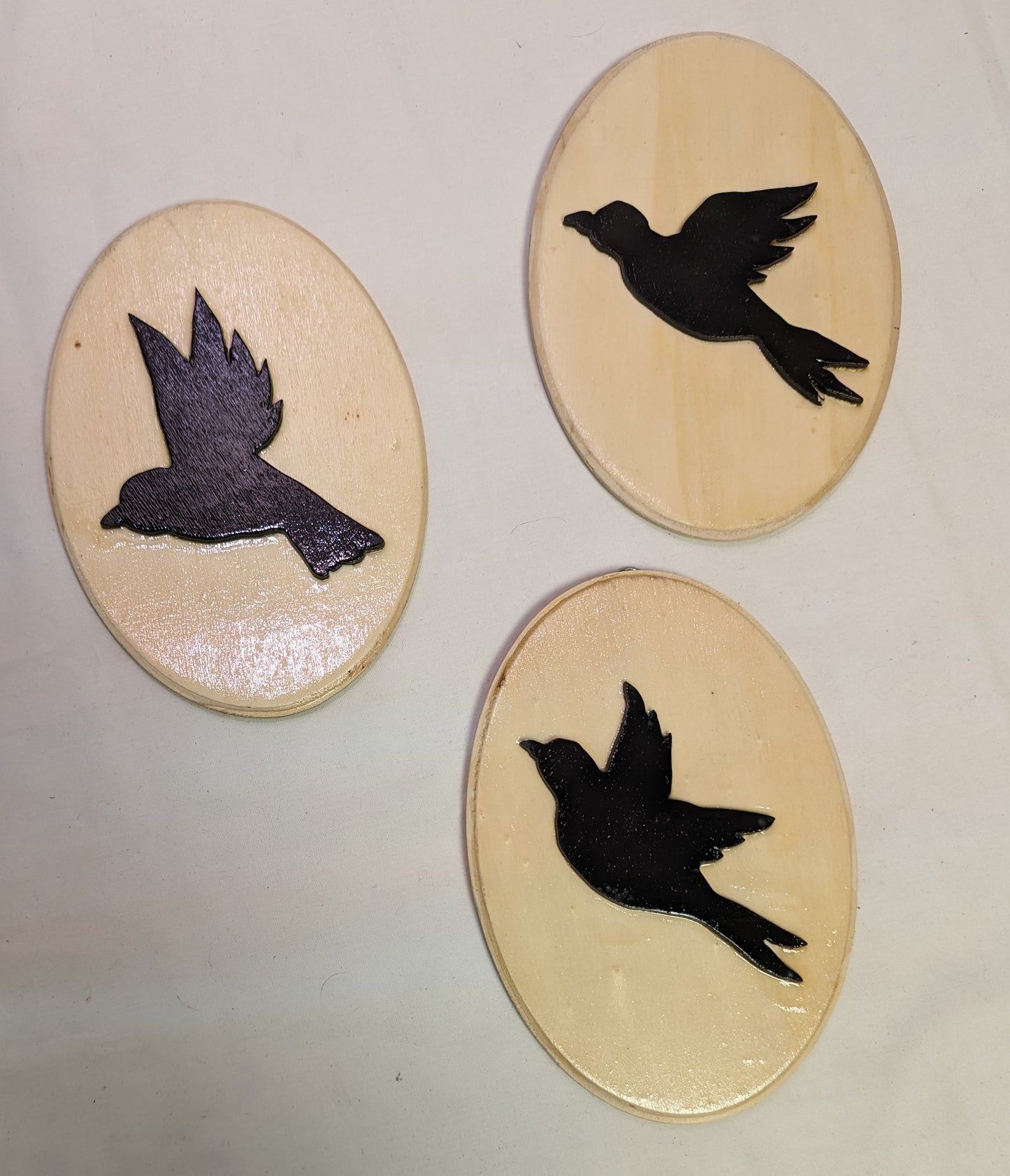 Art Scroll Sawed wood Ovals " Three Little Birds" Silhouettes Qty 3