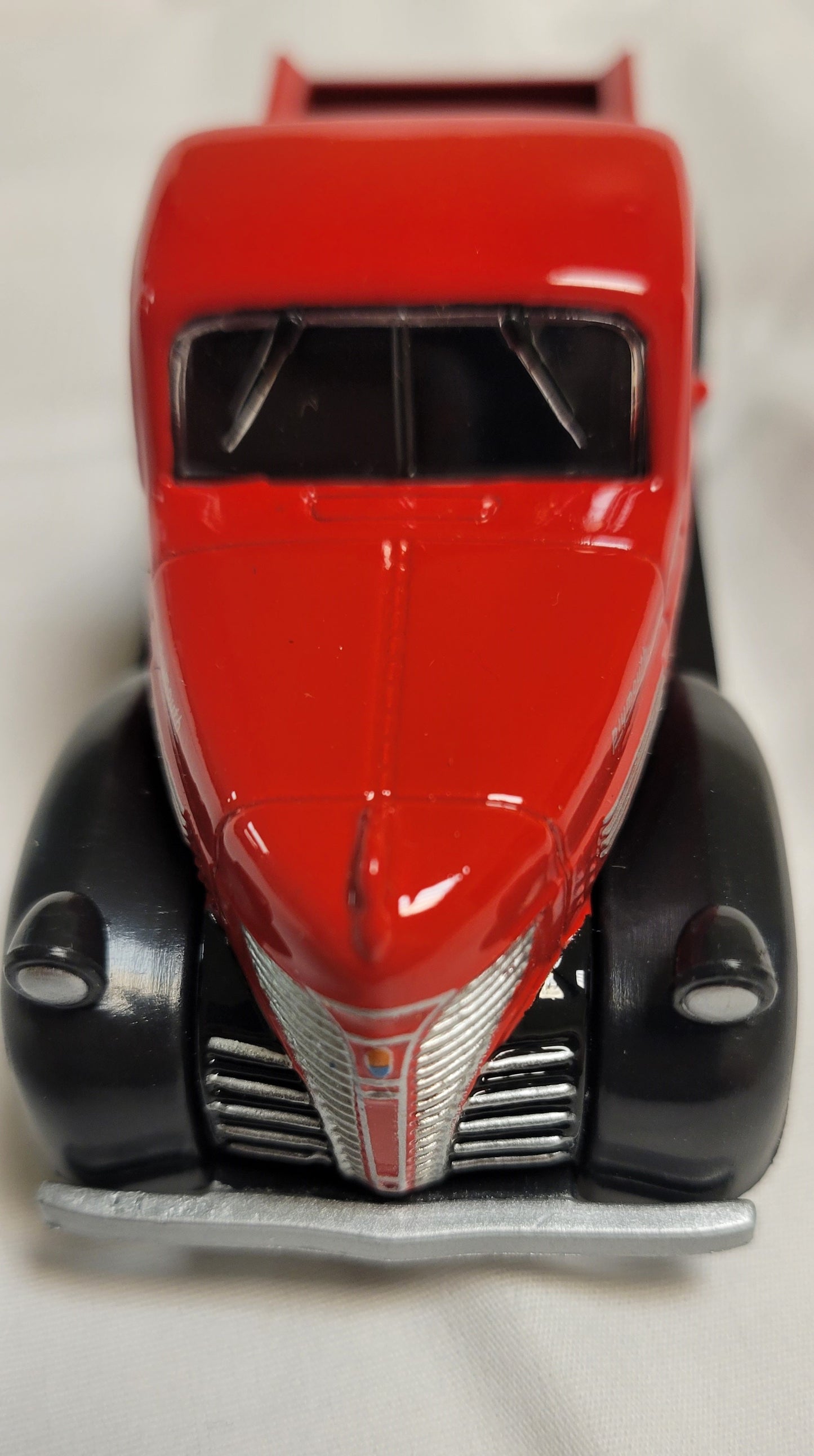 Model Car Plymouth Pickup Red 1941 Diecast 1/32 Scale Model