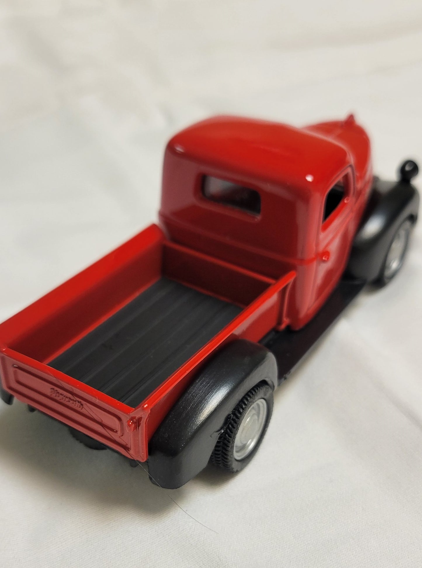 Model Car Plymouth Pickup Red 1941 Diecast 1/32 Scale Model