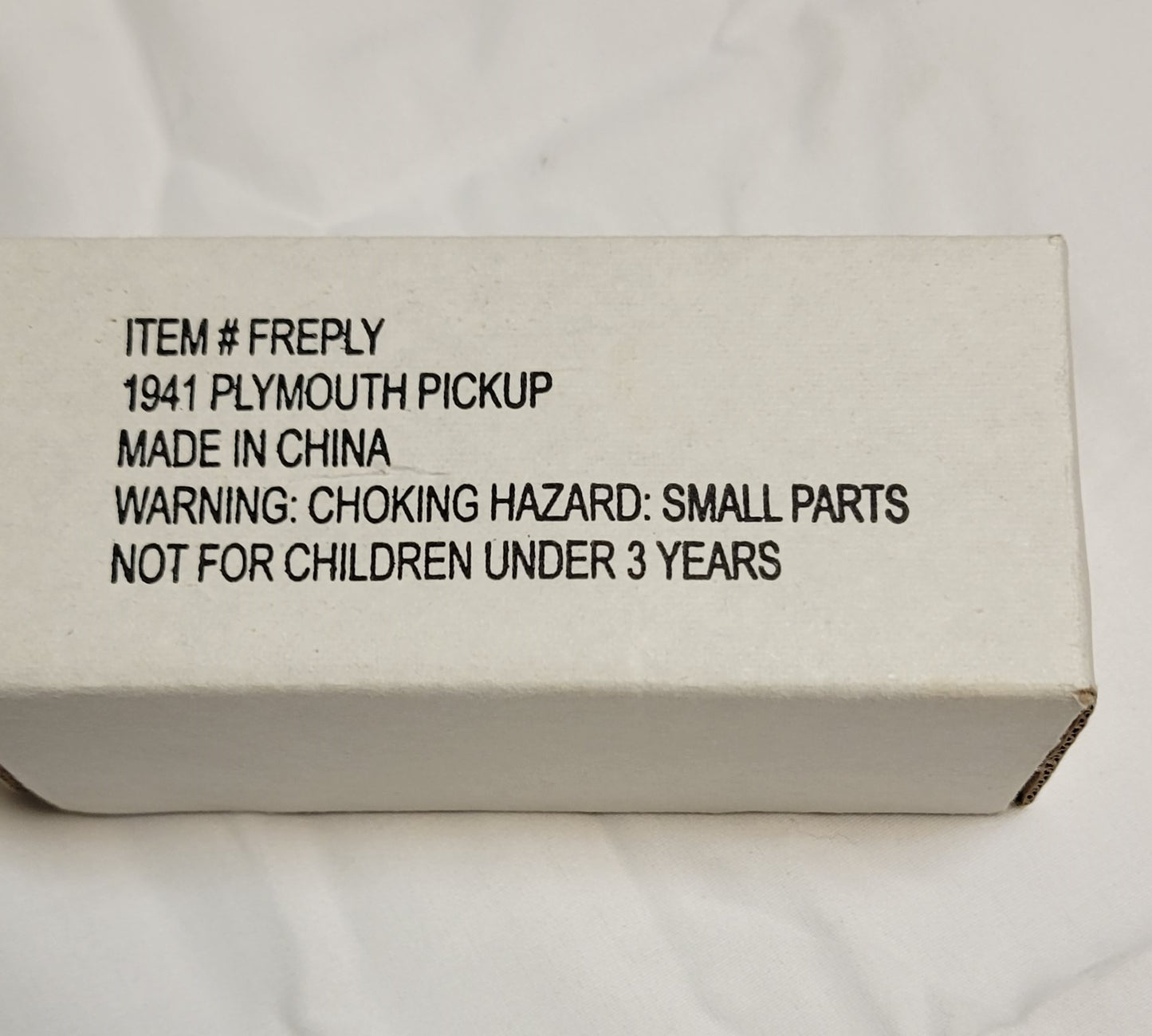 Model Car Plymouth Pickup Red 1941 Diecast 1/32 Scale Model