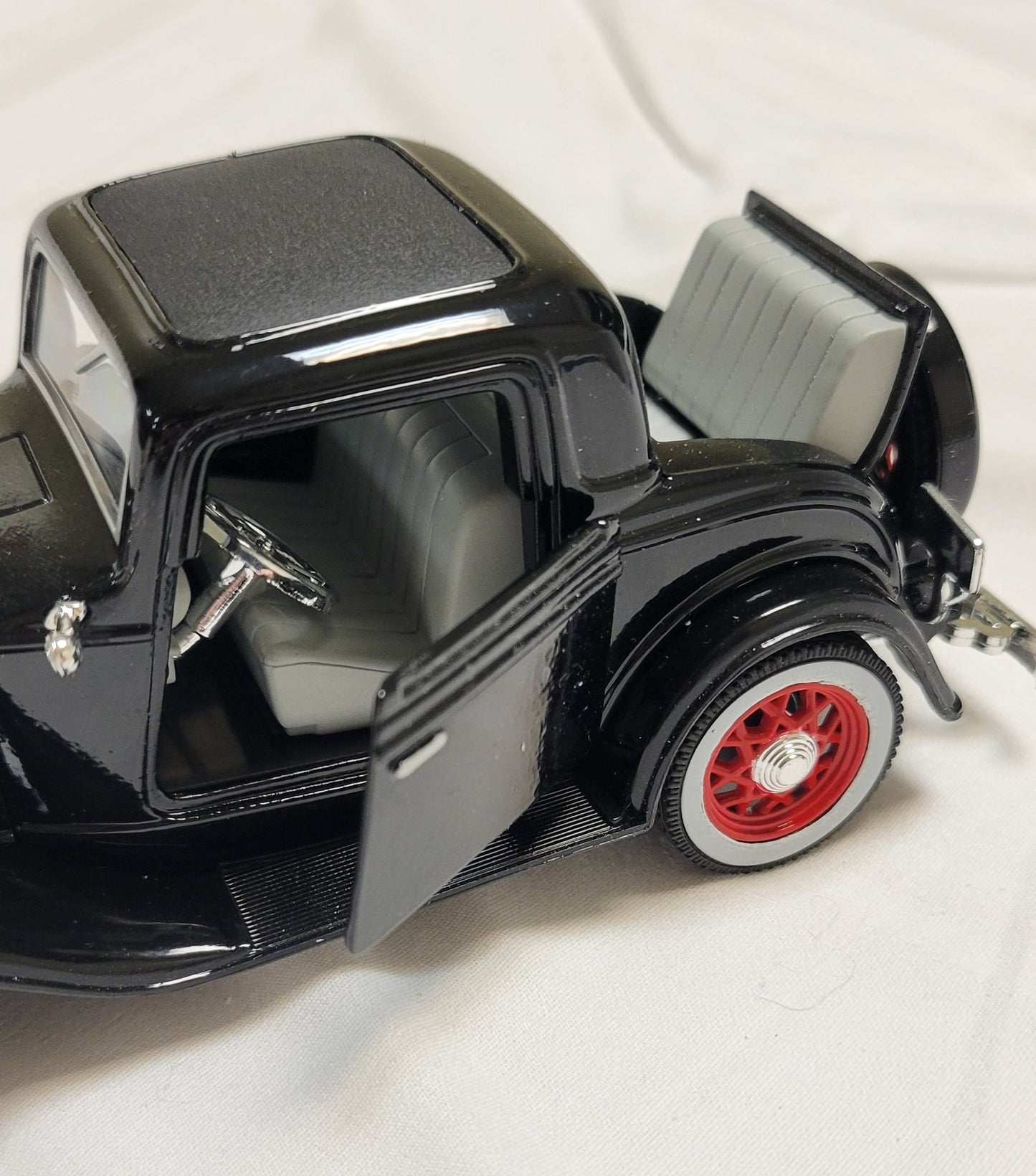 Model Car Ford 3-Window Coupe Black 1932 Diecast Model Car