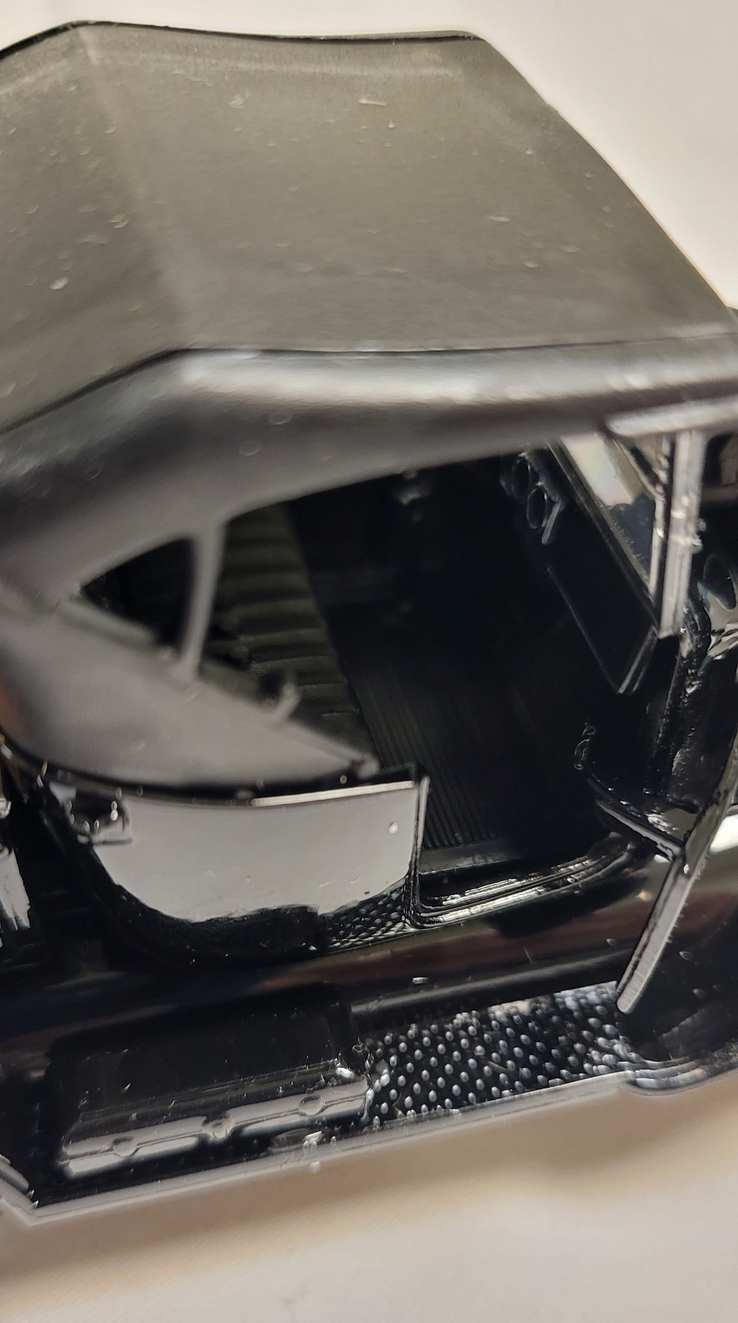 Model Truck ,  National Motor Museum Mint  1925 Ford Model T Black with red wheels. 1:32 Model size