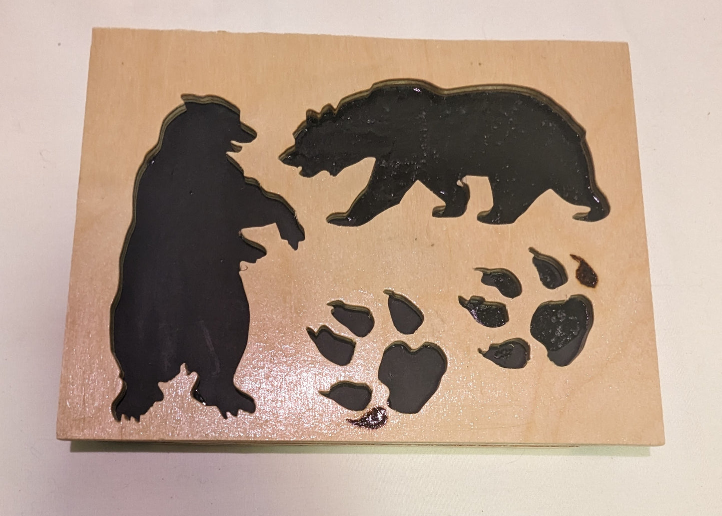 Art Emblem Art Scroll Sawn Bear Silhouettes Paw Prints