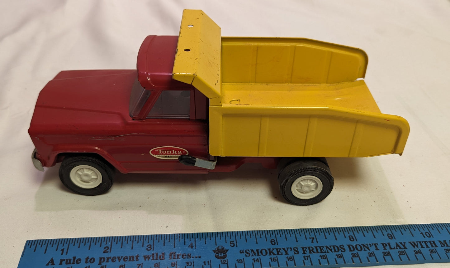 Toys Tonka Pressed Metal Loader and Dump Truck Articulating Bucket and Dump