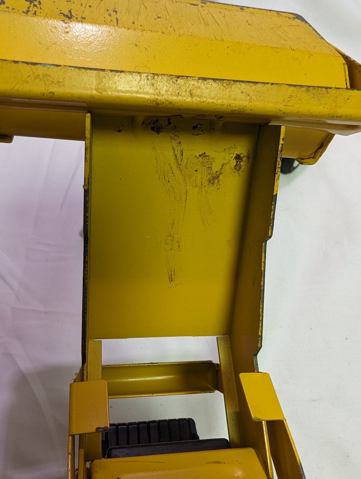 Toys Tonka Pressed Metal Loader and Dump Truck Articulating Bucket and Dump