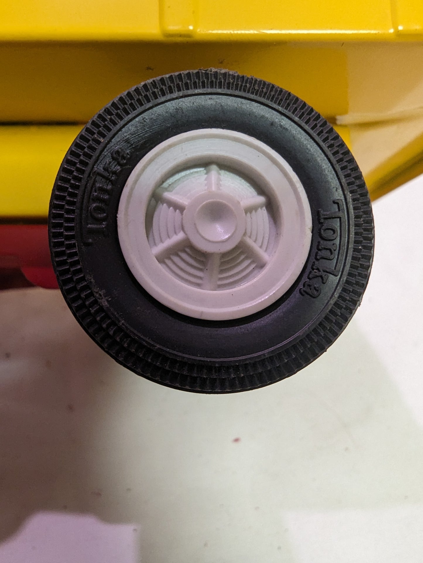 Toys Tonka Pressed Metal Loader and Dump Truck Articulating Bucket and Dump