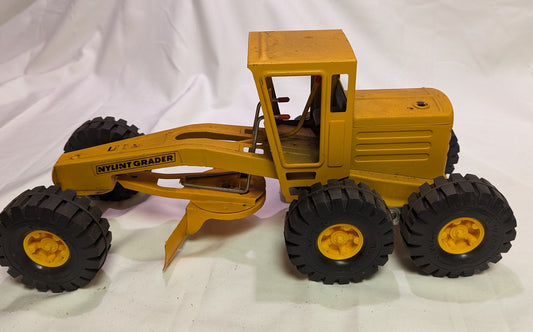 Toy Vintage 1970s Barely Used NYLINT Grader articulating Blade and wheels Made in Rockford IL.