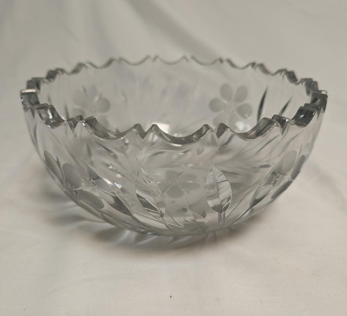 Brilliant APC Heavy Blank Deep Sharpe Etched Cut Spherical Bowl 8" Leaves and flowers