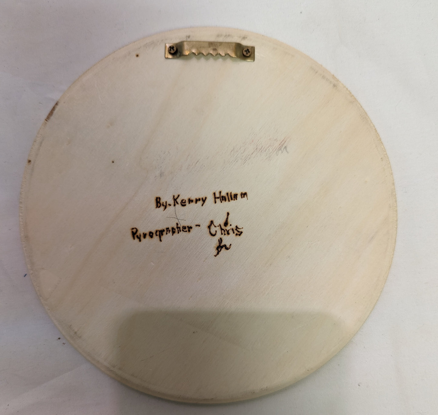 Art Pyrography Round on Wood "Leopard Face"