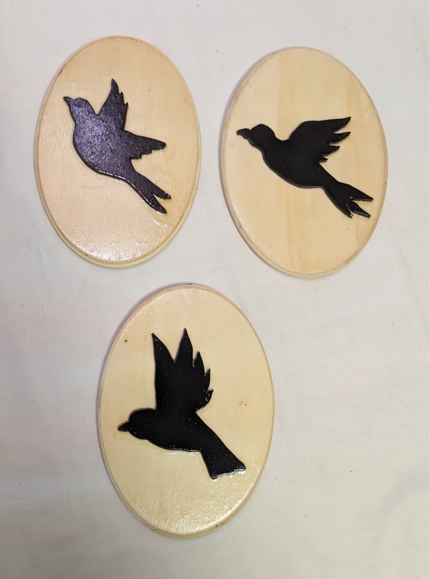 Art Scroll Sawed wood Ovals " Three Little Birds" Silhouettes Qty 3
