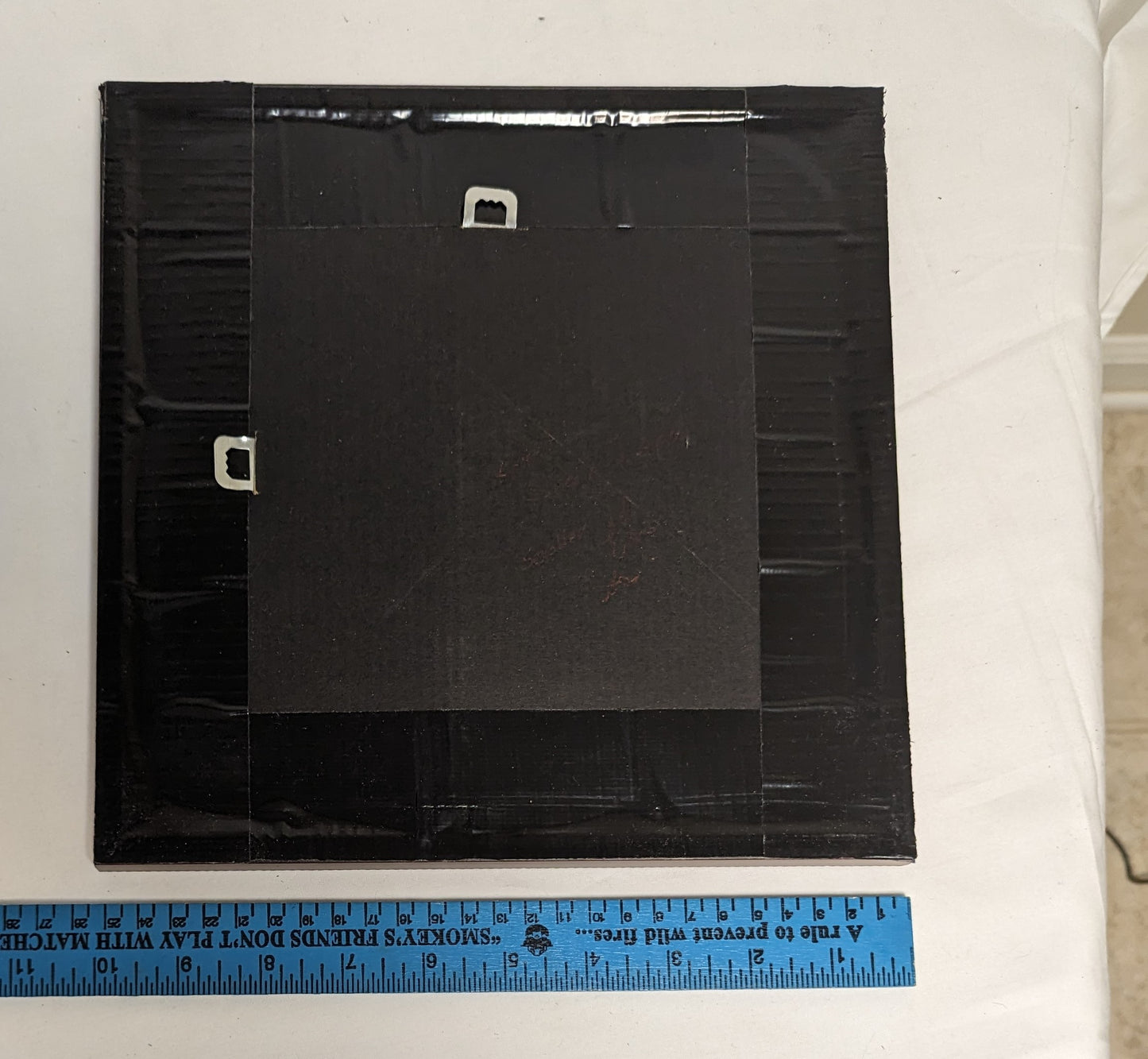 Art Hand Scroll Sawn Delicate "Wild Turkey " Mapleleaf Emblem" in frame under glass