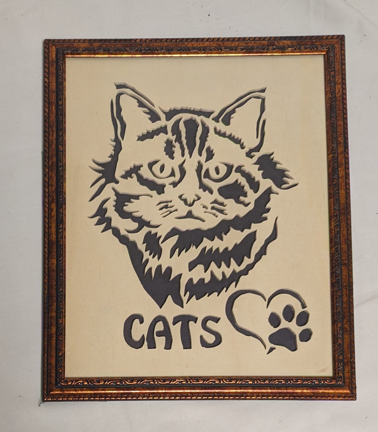 Art Hand Scroll Sawn Cutout Emblem "Cats Face" in Frame under Glass