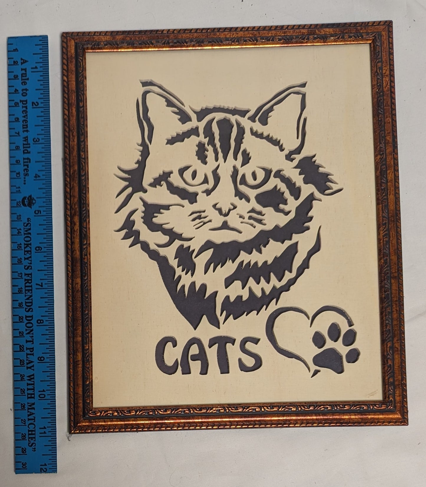 Art Hand Scroll Sawn Cutout Emblem "Cats Face" in Frame under Glass