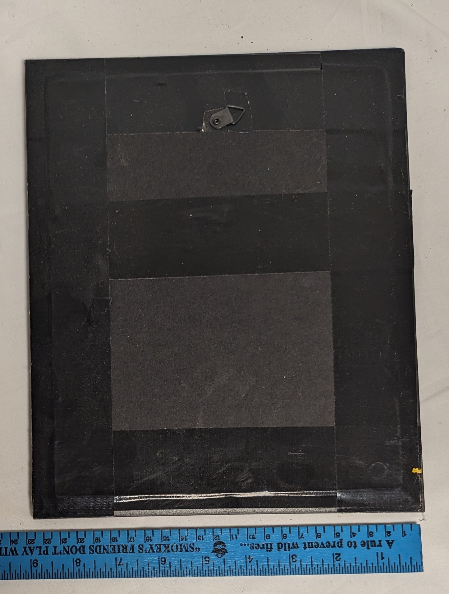 Art Hand Scroll Sawn Cutout Emblem "Cats Face" in Frame under Glass